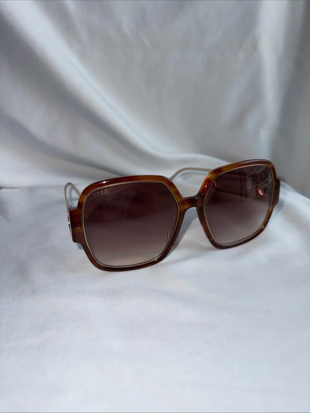 Diff Eyewear Brown Tortoise Gradient Oversized Sunglasses